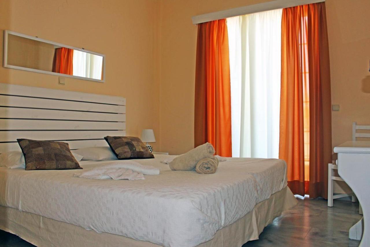 Castello Bianco Aparthotel Platanes  Exterior photo